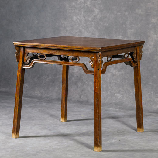 清	黄花梨海棠卡子花一腿三牙方桌 商品图1