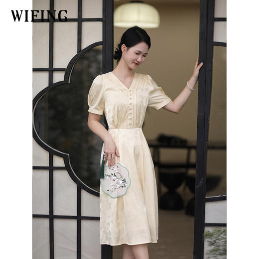 未风杏色泡泡袖连衣裙女夏2025新款夏季女装时尚简约显瘦短袖裙子 商品图3