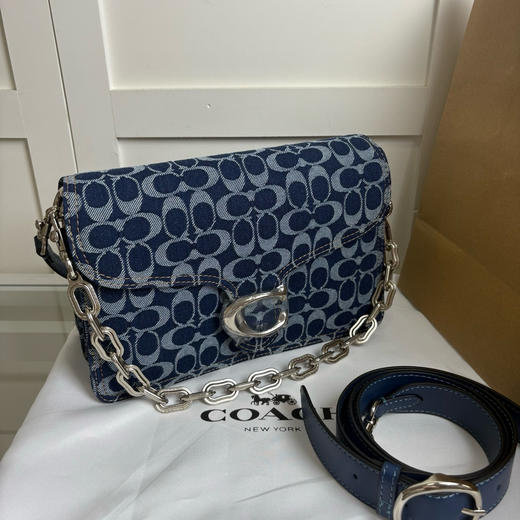 夏季特惠💰500 蔻驰【新品】女士经典标志丹宁布CHAIN TABBY单肩包老花 CAN15 尺寸：26*17*8cm 商品图1