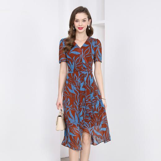 「自」全新升级【铂金会员358/天猫479/差价121】(42942)洛诗琳高级感法式连衣裙2025夏季气质收腰V领显瘦A字裙女 商品图0