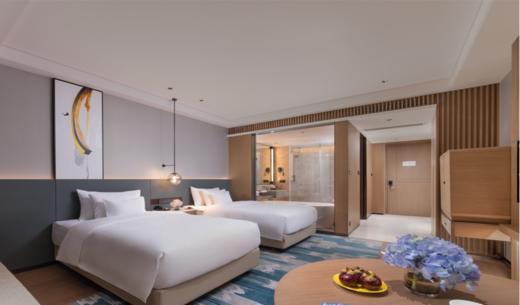 ★周末不加价★ ¥399起/晚，入住【宁波镇海开元名都酒店】含开元双床房+自助早餐、欢迎水果~ 健身房、游泳池畅享！酒店交通便利，近宁波帮博物馆！有效期至2025年12月30日 商品图1