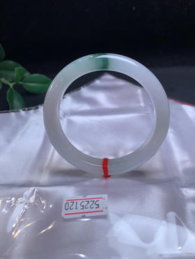 620118，52.3飘花小清新手镯，清新细腻的条形 ，干净冰润，飘一抹清新蓝花