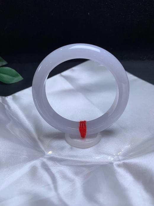 620113，53淡紫罗兰手镯，淡淡的紫罗兰底色，底妆细 干净清爽 很秀气 商品图0