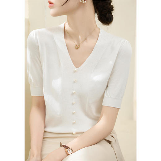 百媚生 夏季新款凉爽冰丝法式v领珍珠口设计短袖t恤 3786 商品图4