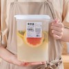 【夏日冰爽神器❄】2.5L大容量冷水壶，扁平设计轻松塞进冰箱🚪一键按压+过滤网🍹果茶渣秒隔，耐冷耐热全家共享！冷水壶冰箱 凉水桶 夏季家用大容量塑料杯 耐高温储水夏季饮料冷水筒 商品缩略图6