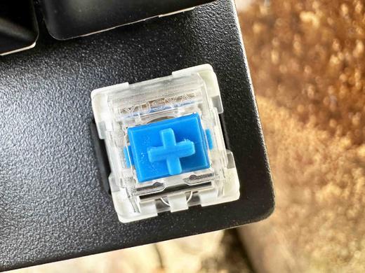 磁动力ZK100 青轴机械键盘有线104键电竞游戏办公专用 商品图9