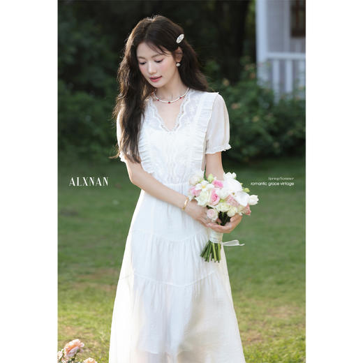 鹿向南「月光变奏曲」法式连衣裙女夏季小飞袖收腰米白色短袖长裙 商品图1