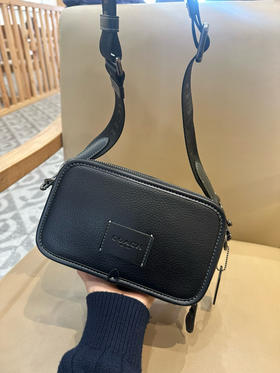 夏季特惠💰490 蔻驰CM109 CM113男士经典标志WYATT斜挎包单肩包