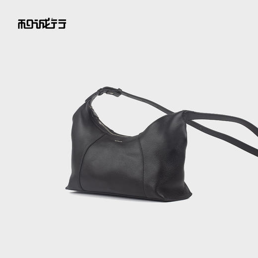 和诚行 2025新款时尚真皮女包简约休闲饺子包百搭单肩腋下包4180113 商品图4