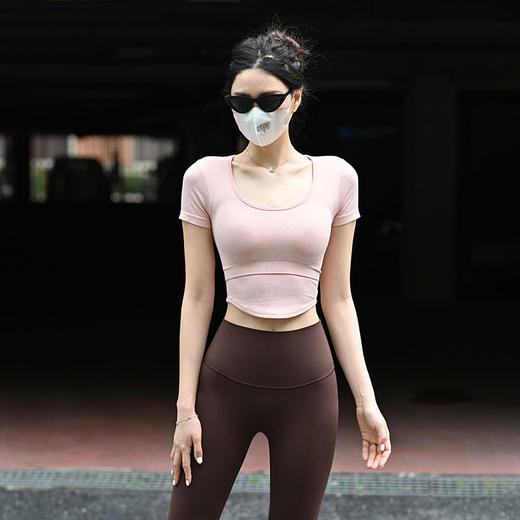 beemen一体杯胸垫 瑜伽健身短袖T恤 小蛮腰T恤  弧形下摆修身显瘦 抑菌运动T恤亲肤玻尿酸科技 商品图3