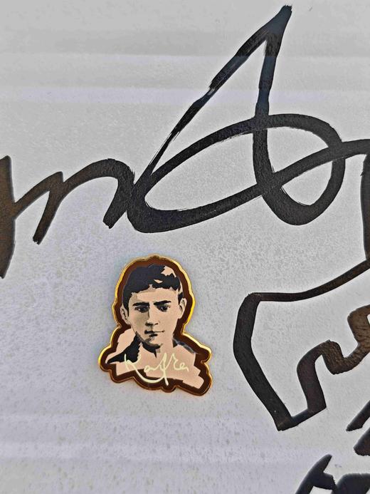 【现货】珐琅徽章 共6款可选 伍尔夫/加缪/卡夫卡/陀思妥耶夫斯基/毛姆/鲁迅/伍尔夫/加缪  商品图1