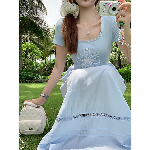 【折后再享2件88折】最后一波现货！法式刺绣方领连衣裙 日常209.99/件 立减60 秒杀149.99/件！！ 商品图2