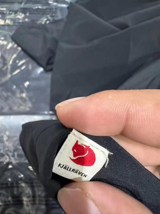 原单正品北极狐夏季 户外 纽扣 徒步通勤衬衣 
S M L XL XXL 双色 
速干透气 pfas 成分  适合徒步 攀登 
前胸单口袋设计 商品图7