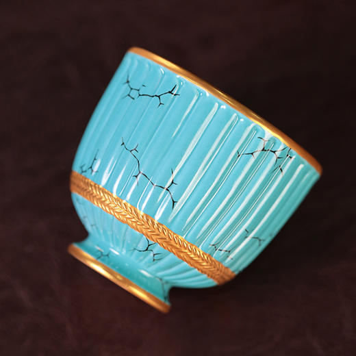 倚云煮泉松石绿菊瓣描金高足杯 商品图1