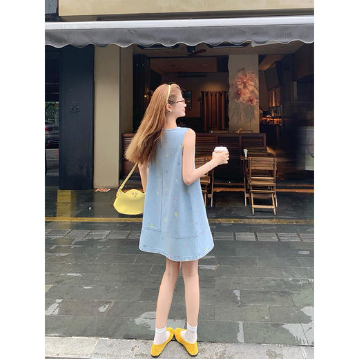 <曾小咸推荐>蝴蝶结小刺绣减龄牛仔连衣裙 商品图4