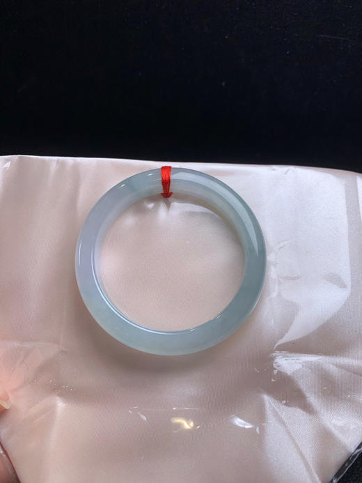 620116，52 冰底正圈手镯 ， 冰润秀气，带底色，整体干净油润 特别秀气 商品图4