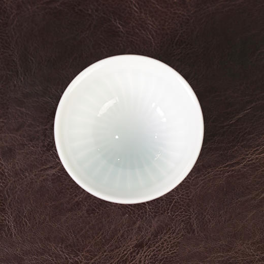 倚云煮泉松石绿菊瓣压手杯 商品图3