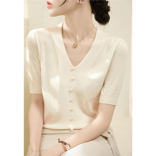 百媚生 夏季新款凉爽冰丝法式v领珍珠口设计短袖t恤 3786 商品图1