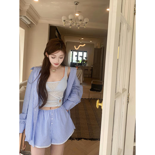 清仓捡漏 LIN BOUTIQUE  LC250064 条纹衬衫LD250030 条纹长裤LK250065 条纹短裤 LB250041 蓝色bra LB250042 t恤背心 商品图2