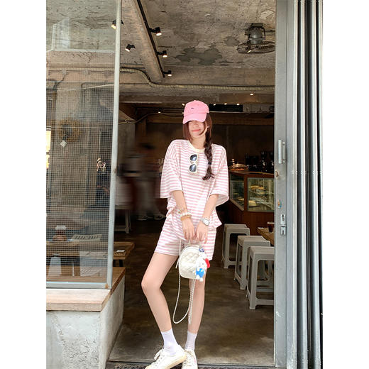 <曾小咸推荐>韩系条纹圆领短袖短裤两件套 商品图1