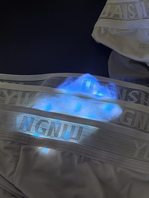 【7A抑菌冰丝男士内裤】!!镂空腰带设计 透气加倍简约大方 多色组合超百搭 冰丝面料，速干透气，冰冰凉凉，无惧闷热 镂空腰头设计，高弹不勒，舒适一整天 商品图4