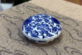 柴窑青花缠枝莲印泥盒