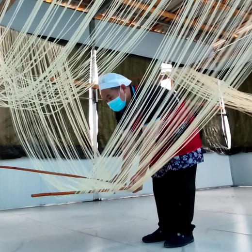 【绥阳空心面 】全麦面粉 表面光滑，中空，入口爽滑有嚼劲，久煮不断，二次回锅如初采用传统工艺全程纯手工制作，而且是自然发酵 商品图8