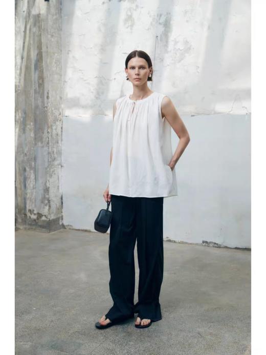 Chapter by/CBS23D25/夏日抽绳圆领褶皱设计无袖衬衫女士简约质感上衣 商品图3