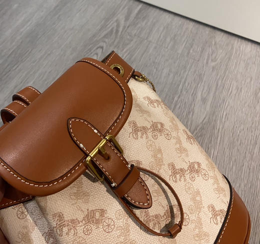 夏季特惠💰480 蔻驰CAM31 CAM32书包到货了，新款harper双肩包牛仔手提包斜挎单肩包。尺寸：18×13×20cm 商品图4