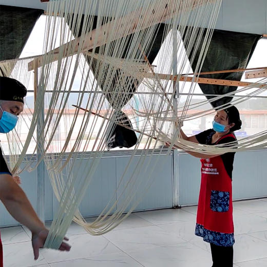 【绥阳空心面 】全麦面粉 表面光滑，中空，入口爽滑有嚼劲，久煮不断，二次回锅如初采用传统工艺全程纯手工制作，而且是自然发酵 商品图9