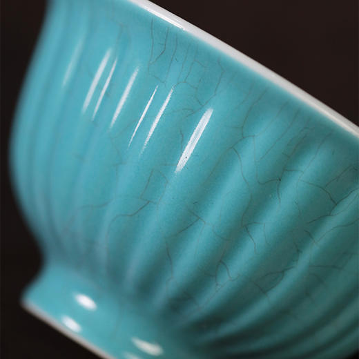 倚云煮泉松石绿菊瓣压手杯 商品图1