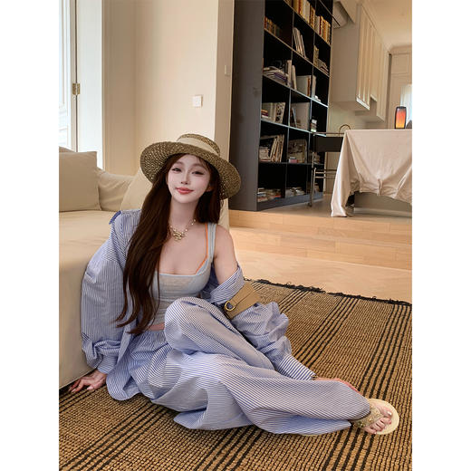 清仓捡漏 LIN BOUTIQUE  LC250064 条纹衬衫LD250030 条纹长裤LK250065 条纹短裤 LB250041 蓝色bra LB250042 t恤背心 商品图1