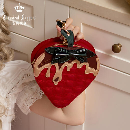 【积分兑换，60天内发货】莓心巧巧草莓包 红咖 古典玩偶 Lolita 商品图0