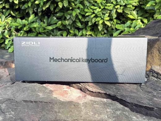 磁动力ZK100 青轴机械键盘有线104键电竞游戏办公专用 商品图4