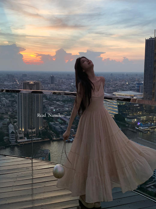 Read Nameless /独家裸粉晚风裙 2025/6/5 商品图0