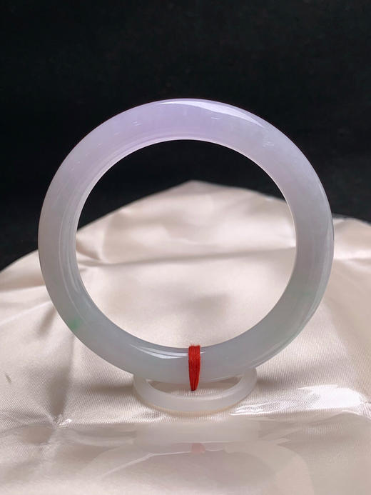 620119，52.2圈口，糯化飘紫细圆条美人条，水头好，半截粉紫色，飘两处绿花 商品图0