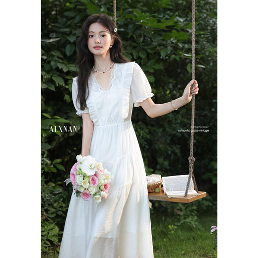 鹿向南「月光变奏曲」法式连衣裙女夏季小飞袖收腰米白色短袖长裙 商品图3
