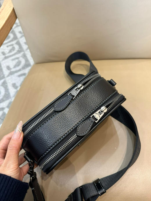 夏季特惠💰490 蔻驰CM109 CM113男士经典标志WYATT斜挎包单肩包 商品图5