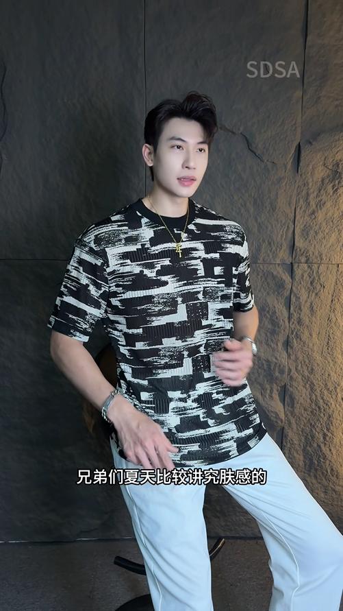 T3720夏季高级感新款男士痞帅撞色镂空短袖T恤时尚休闲宽松圆领上衣 商品图0