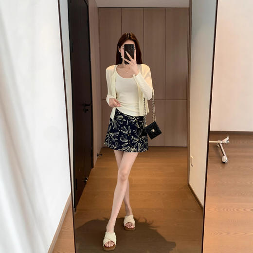 水墨之韵 ！2025双皱面料轻盈透气细腻亲肤直筒裙裤版印花短裙夏！ 商品图1