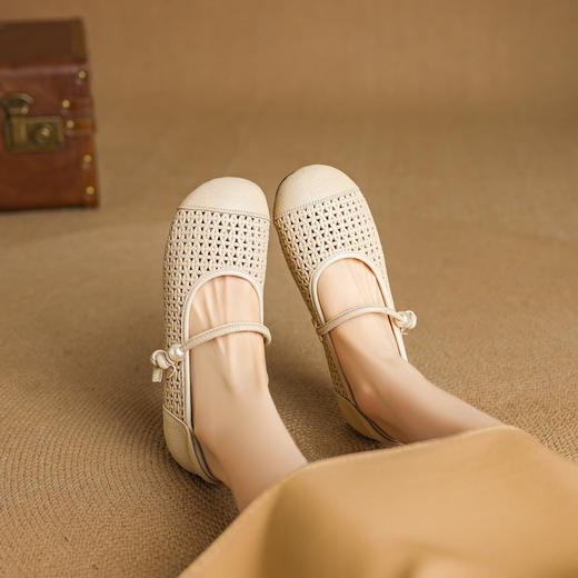 【预售5天】糯唧唧超级软~新款平底真皮镂空玛丽珍鞋洞洞软底复古凉鞋NJMK&K1620 商品图4