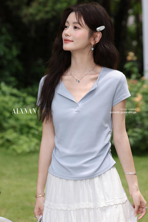 鹿向南「海岛冰盐」浅蓝色轻薄时尚t恤女夏小众正肩修身短袖上衣 商品图5