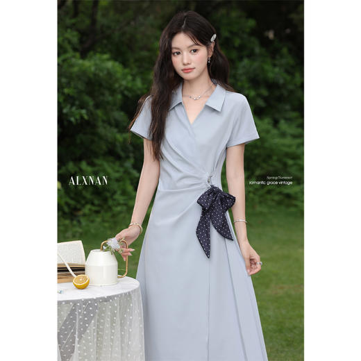 鹿向南「雅致通勤」蓝色短袖衬衫连衣裙女夏季新款高级感小众长裙 商品图0