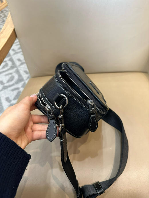 夏季特惠💰490 蔻驰CM109 CM113男士经典标志WYATT斜挎包单肩包 商品图7