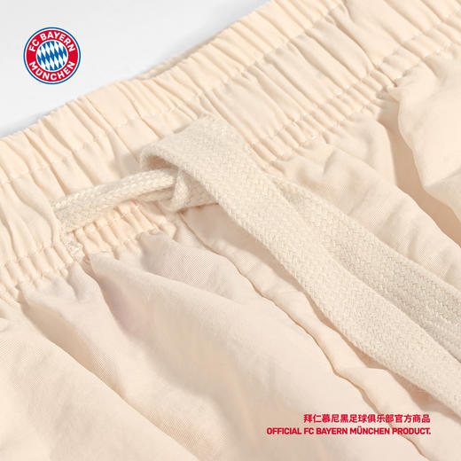 【官方正版】拜仁足球俱乐部丨夏季米白色口袋短裤户外运动裤舒适透气 商品图3