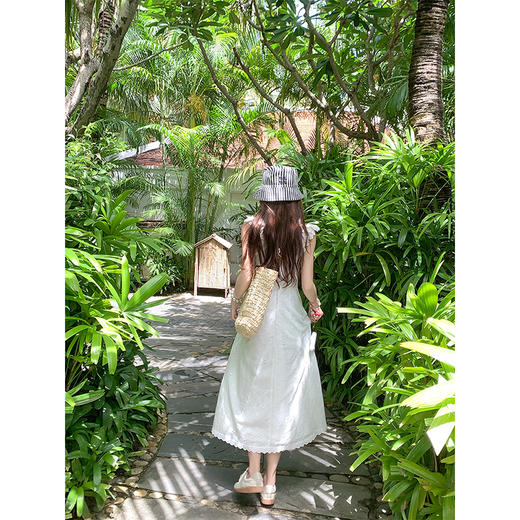 <曾小咸推荐>镂空肌理刺绣蕾丝小飞袖连衣裙 商品图4