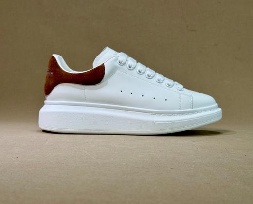 中性款绒面小白鞋 商品图1