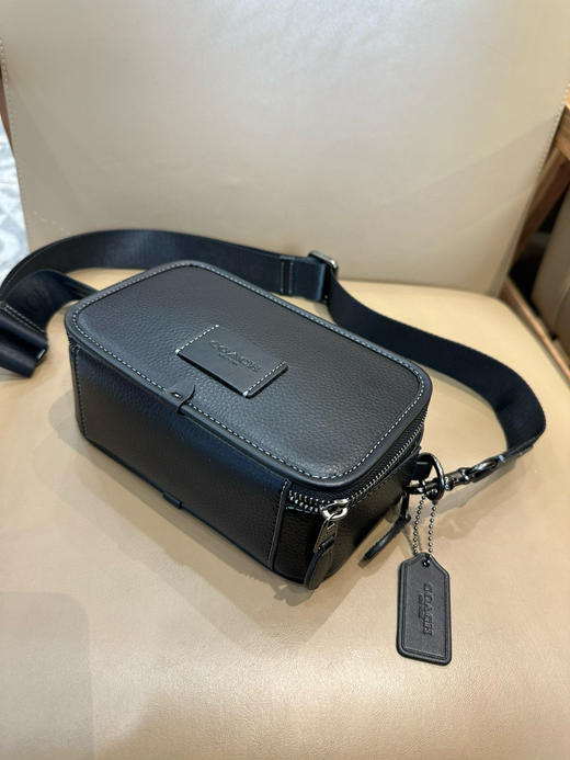 夏季特惠💰490 蔻驰CM109 CM113男士经典标志WYATT斜挎包单肩包 商品图4