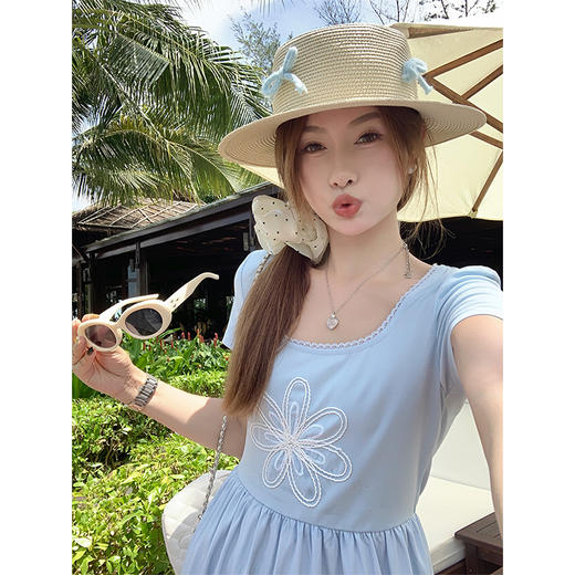 【折后再享2件88折】最后一波现货！法式刺绣方领连衣裙 日常209.99/件 立减60 秒杀149.99/件！！ 商品图1