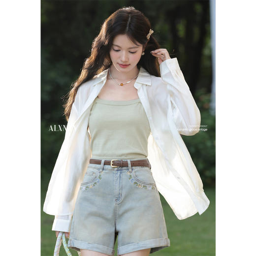 鹿向南「春和花野」洗水浅蓝绣花牛仔短裤女夏休闲宽松显瘦阔腿裤 商品图2